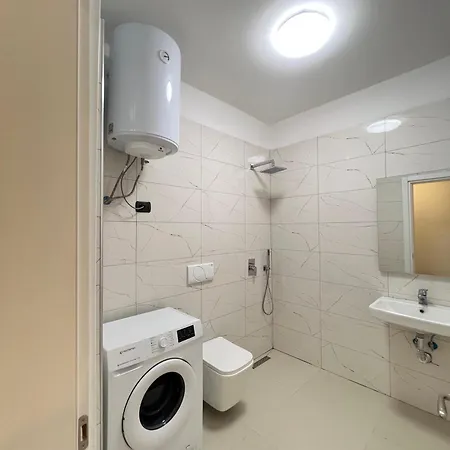Eg Apartment *