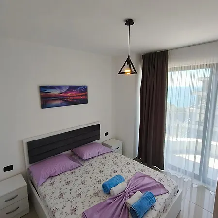 Eg Apartment *