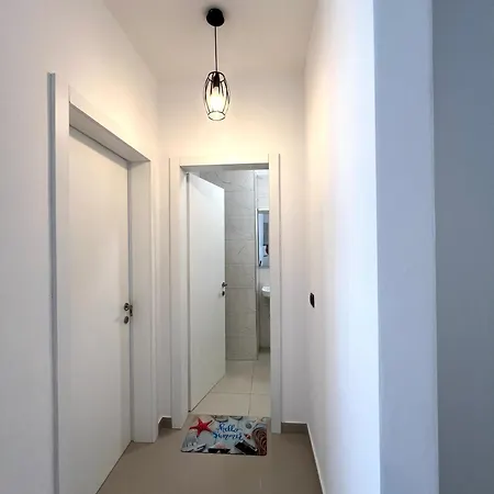 Eg *